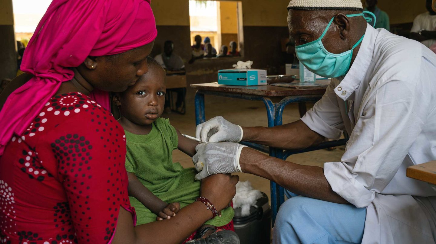 Svolge Assistenza Medica In Tutto Il Mondo Sono in Pericolo: Dona Ora Vaccini |Medici Senza Frontiere Italia