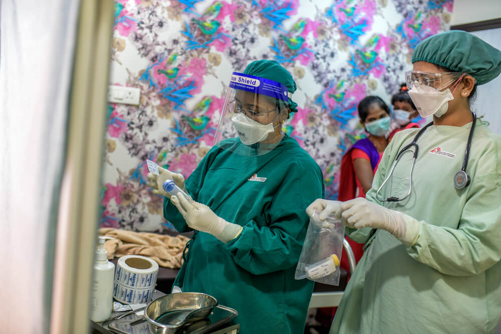 Infermiere MSF nel centro di trattamento Tubercolosi, India