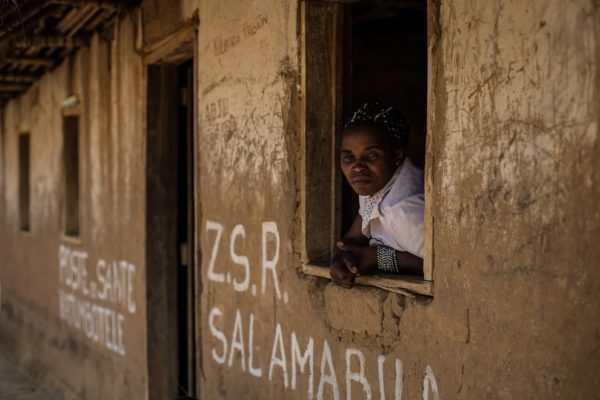 Donna nel centro MSF di Salamabia