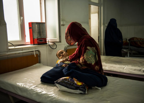 Pazienti nell'ospedale di Boost a Lashkar Gah, Afghanistan