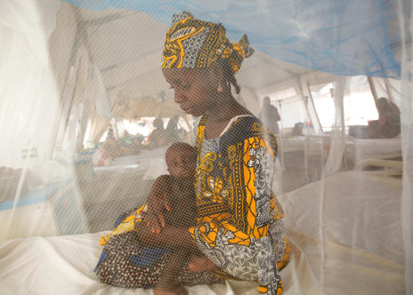 Madre e figlio nel centro nutrizionale di Katsina in Nigeria