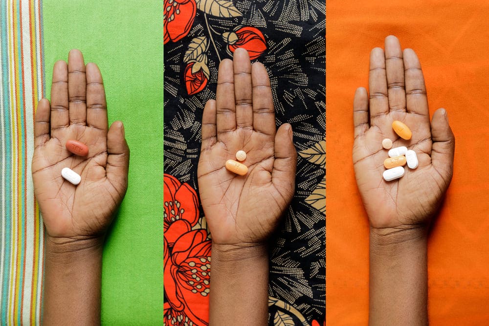 Un quadro dei diversi farmaci che una persona con HIV può assumere quotidianamente.