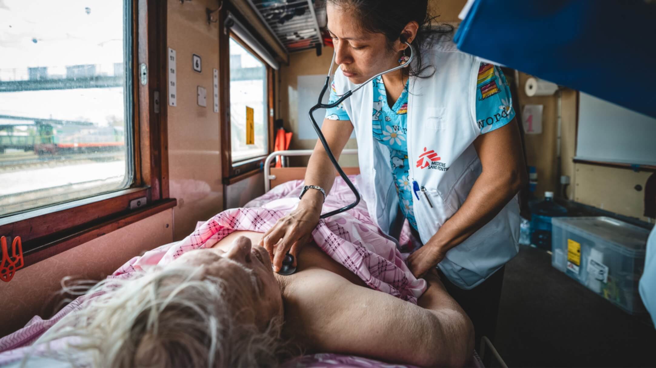 Visita medica nel treno MSF in Ucraina