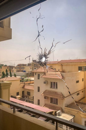 Buco di proiettile in un ospedale di MSF a Khartoum, Sudan.