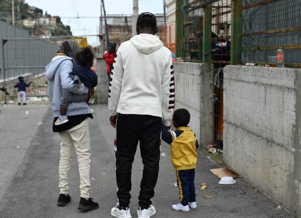 Famiglia in transito a Ventimiglia