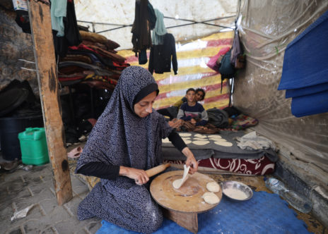 Famiglia sfollata a Gaza