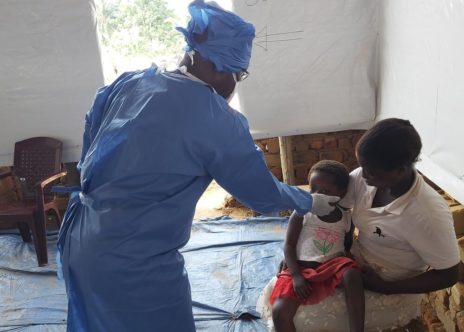 Operatore MSF nell'emergenza MPOX in RDC